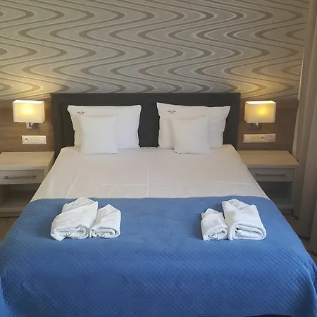 Helios Bed & Breakfast 3*